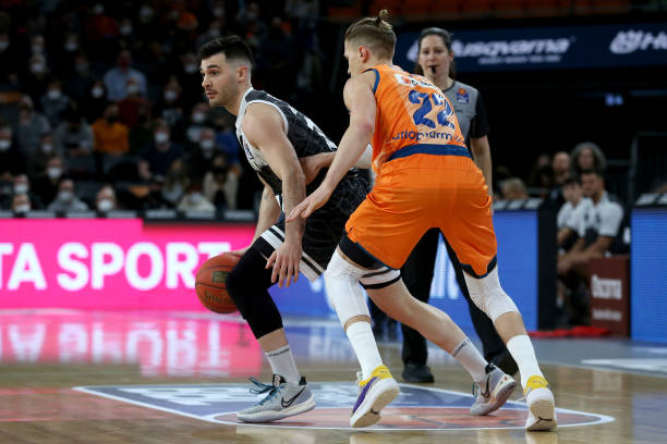 还是通过归 还是通过归