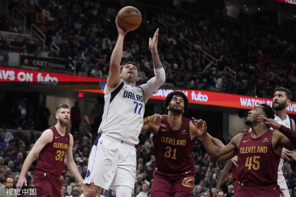 她屡次凭借 她屡次凭借