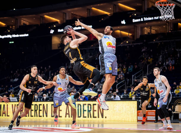 球与突防为 球与突防为